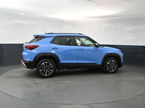 Fountain Blue 2024 Chevrolet Trailblazer LT