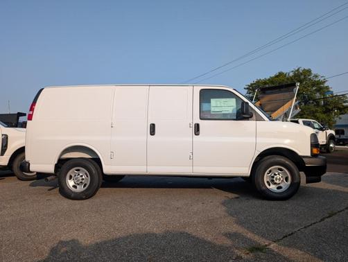 2025 Chevrolet Express 2500 Work Van