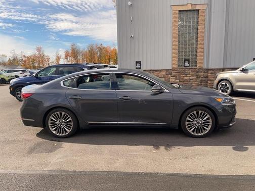 2017 Kia Cadenza SX Limited