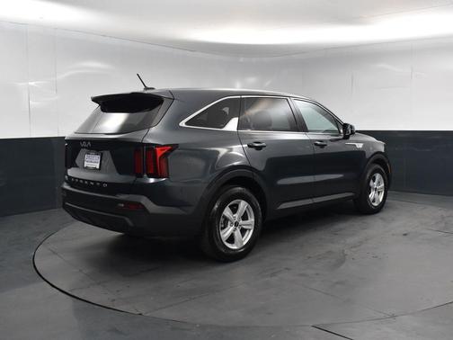 2022 Kia Sorento LX