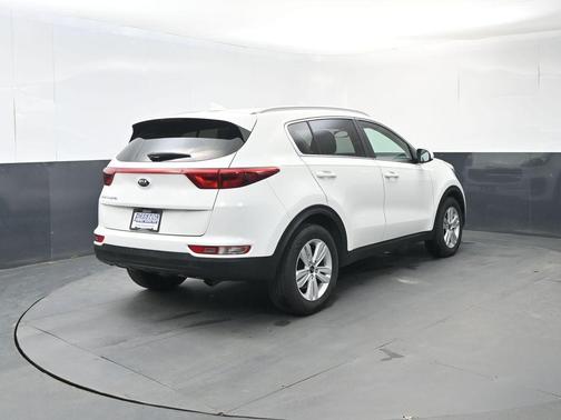 Clear White 2017 Kia Sportage LX