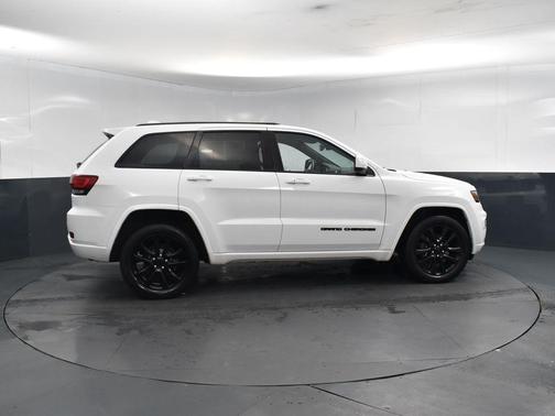 2017 Jeep Grand Cherokee Altitude