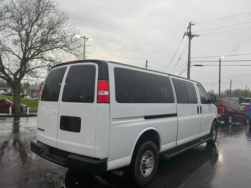 2022 Chevrolet Express 3500 LS