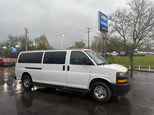 2022 Chevrolet Express 3500 LS