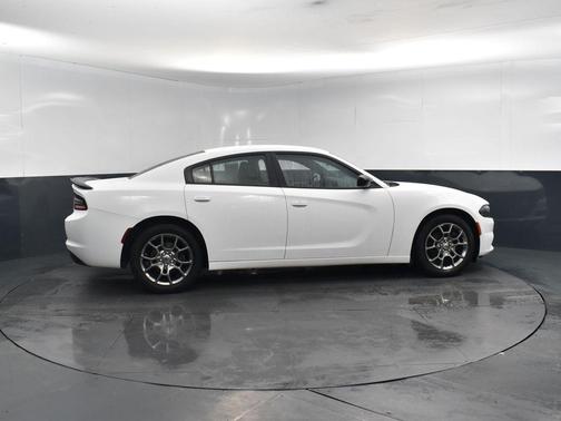 2017 Dodge Charger SE