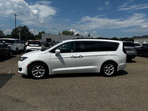 2018 Chrysler Pacifica Touring Plus