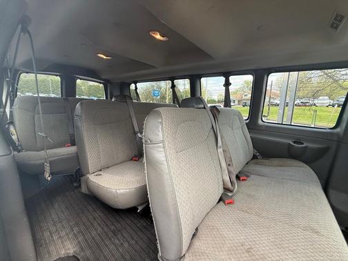 2022 Chevrolet Express 3500 LS