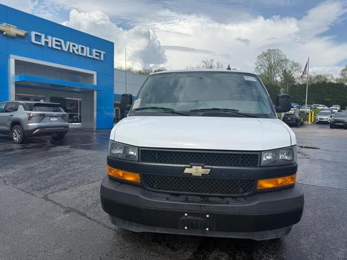 2022 Chevrolet Express 3500 LS