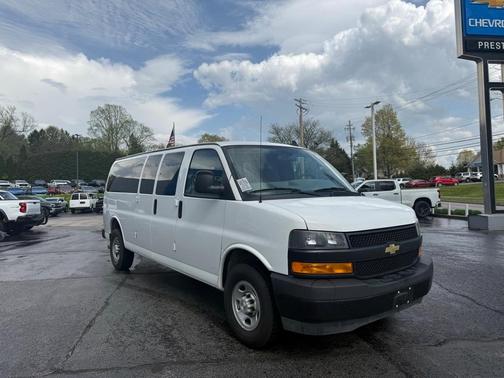 2022 Chevrolet Express 3500 LS