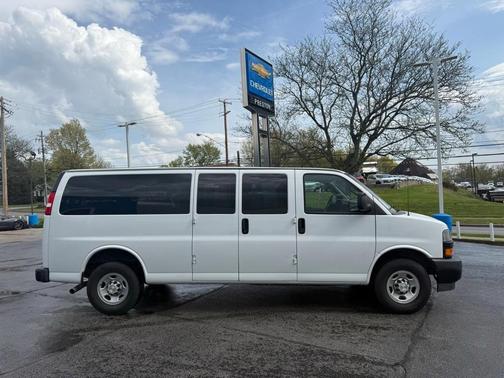 2022 Chevrolet Express 3500 LS