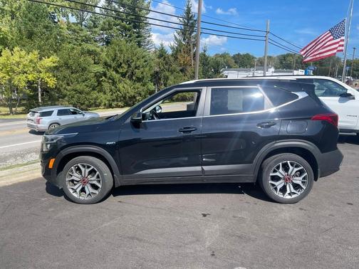 2021 Kia Seltos S