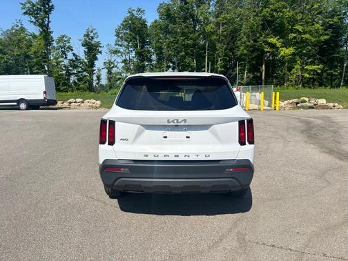 2022 Kia Sorento LX