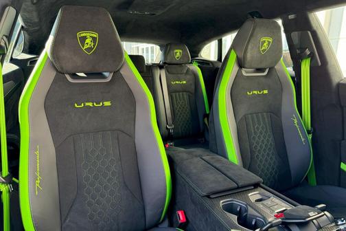 2024 Lamborghini Urus Performante