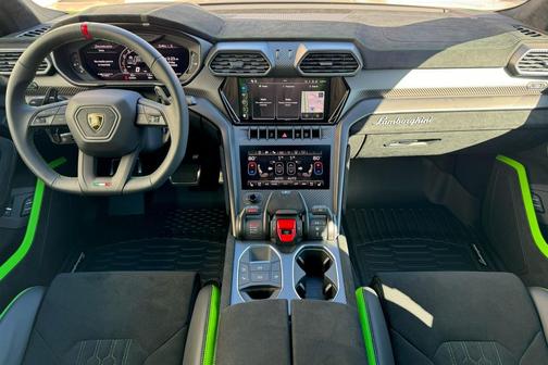 2024 Lamborghini Urus Performante