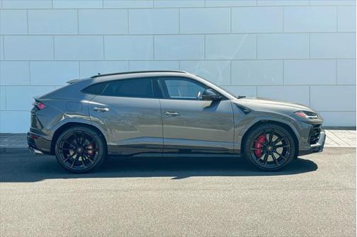2022 Lamborghini Urus SUV