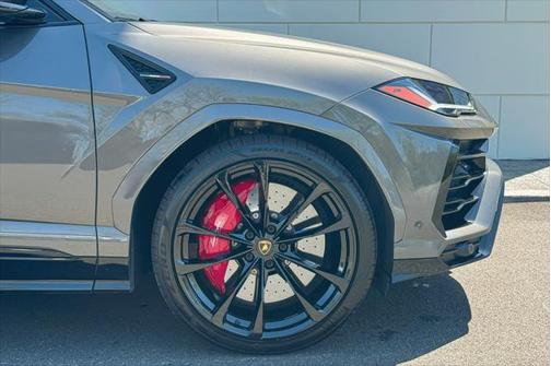 2022 Lamborghini Urus SUV