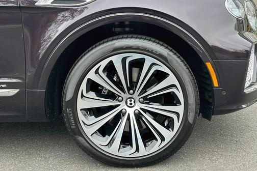 2024 Bentley Bentayga Azure V8