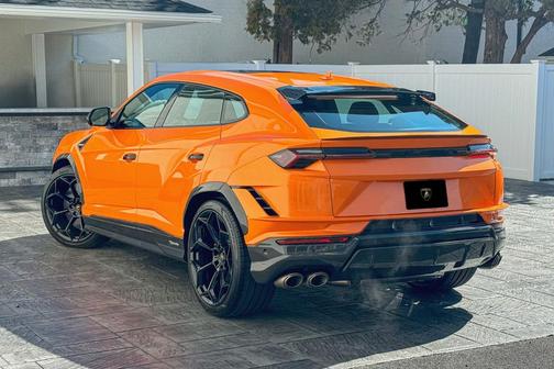 2024 Lamborghini Urus Performante