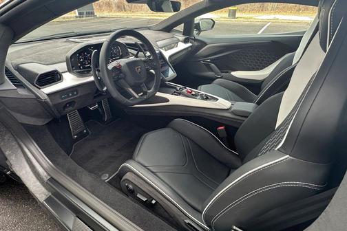 2025 Lamborghini Revuelto Coupe