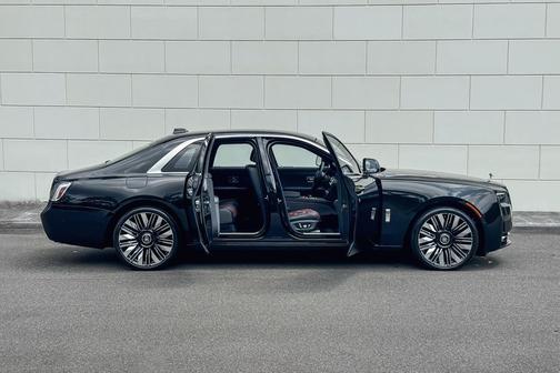 2025 Rolls-Royce Ghost Sedan
