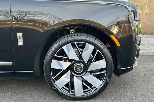2025 Rolls-Royce Cullinan Series II