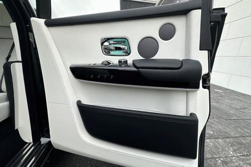 2023 Rolls-Royce Phantom Sedan