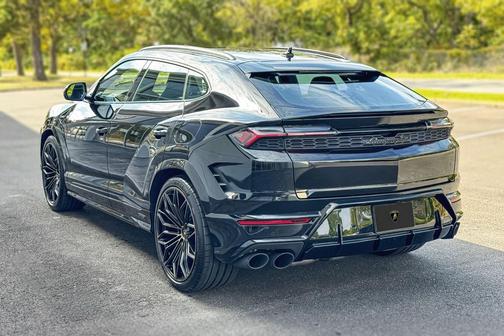 2025 Lamborghini Urus SE