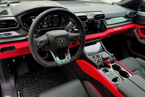 2025 Lamborghini Urus SE