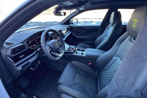 2025 Lamborghini Urus SE