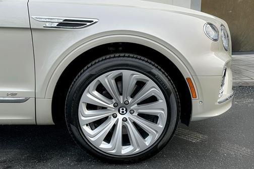 2022 Bentley Bentayga V8