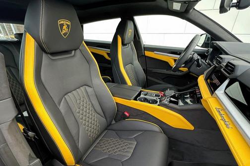 2025 Lamborghini Urus SE