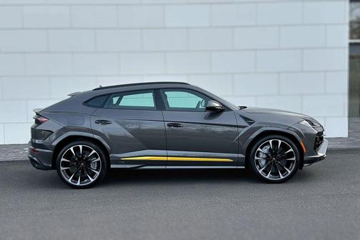 2025 Lamborghini Urus SE