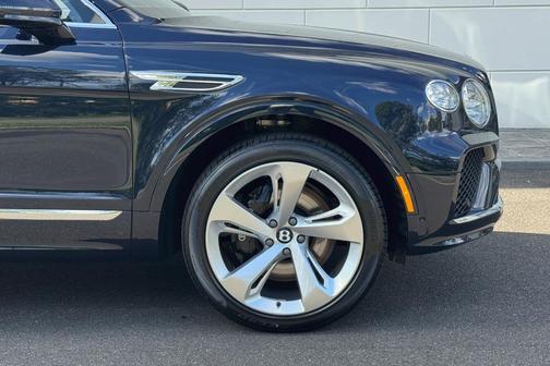 2025 Bentley Bentayga V8