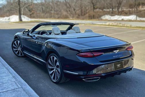 Onyx Metallic 2026 Bentley Continental GT Base