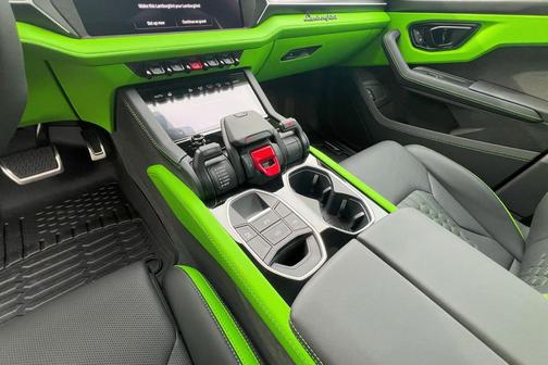 2025 Lamborghini Urus SE