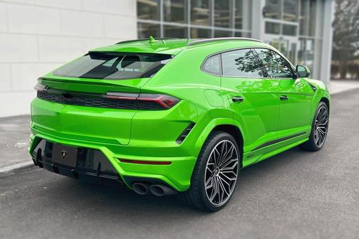 2025 Lamborghini Urus SE