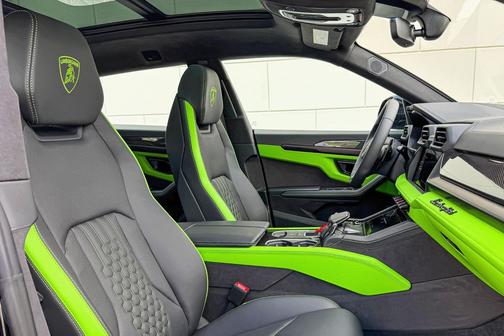 2025 Lamborghini Urus SE