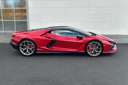 2025 Lamborghini Revuelto Coupe