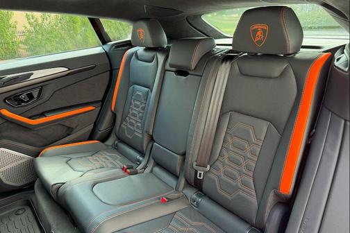 2025 Lamborghini Urus SE