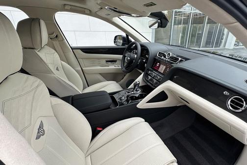 2025 Bentley Bentayga Atelier