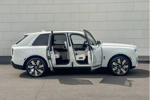 2025 Rolls-Royce Cullinan Series II