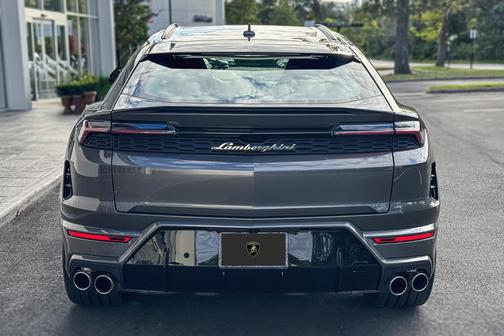 2024 Lamborghini Urus Performante