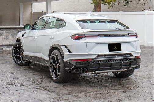 2024 Lamborghini Urus S