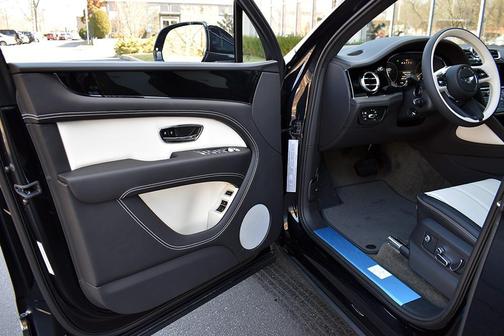 2023 Bentley Bentayga V8