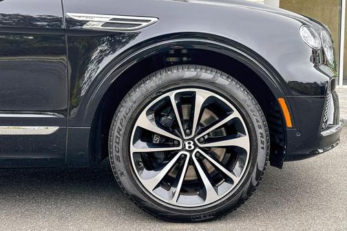 2023 Bentley Bentayga V8