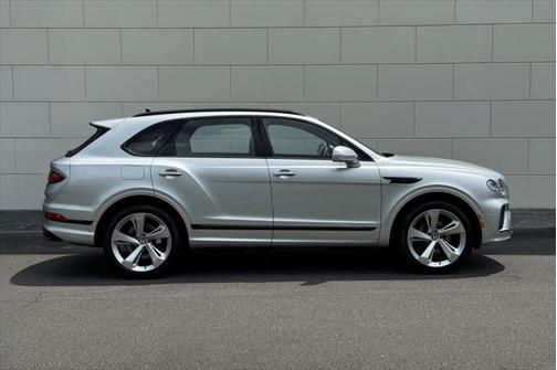 2025 Bentley Bentayga V8