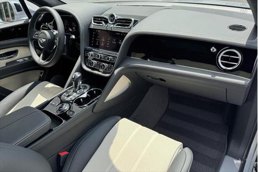 2025 Bentley Bentayga V8