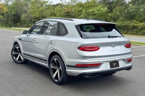 2025 Bentley Bentayga V8