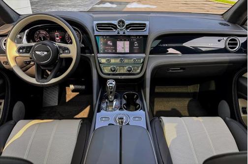 2025 Bentley Bentayga V8