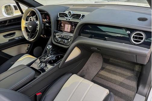 2025 Bentley Bentayga V8